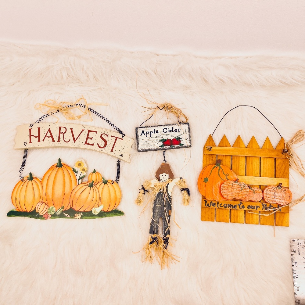 🍂 Set of 3 Fall Harvest Wall Hanging Decorations – Pumpkins, Scarecrow